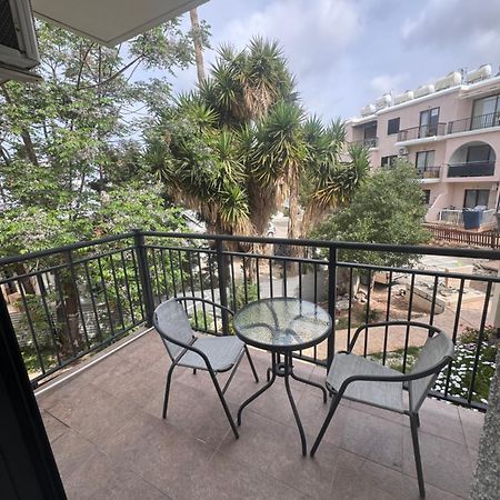 Cozy 1 Bedroom Apartment Close To The Beach Paphos Kültér fotó