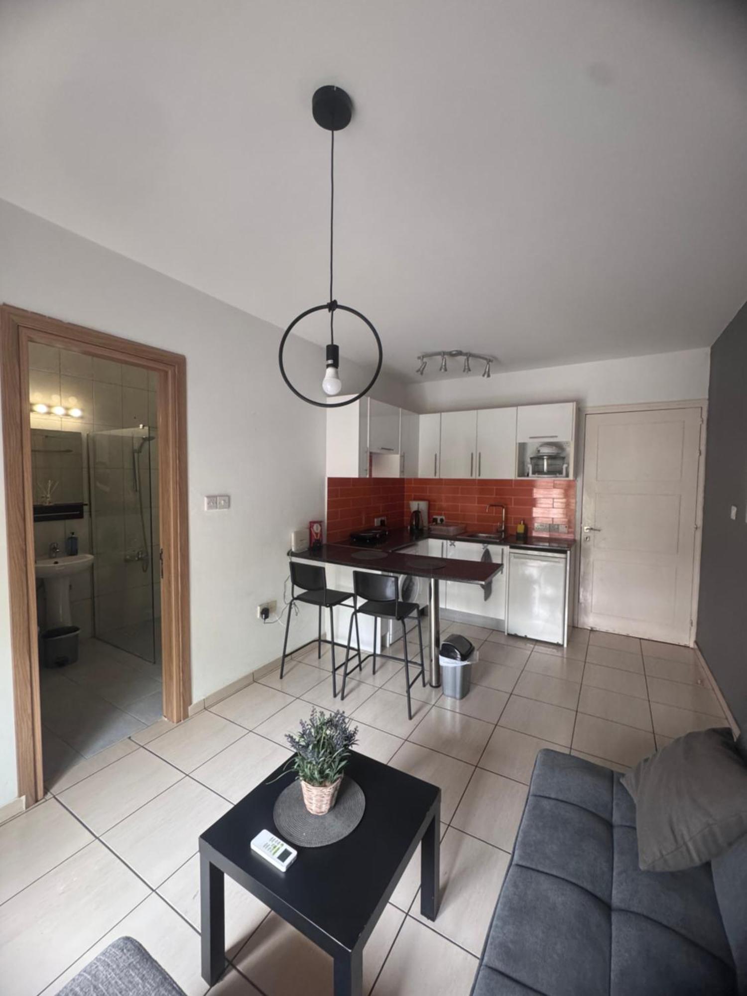 Cozy 1 Bedroom Apartment Close To The Beach Paphos Kültér fotó